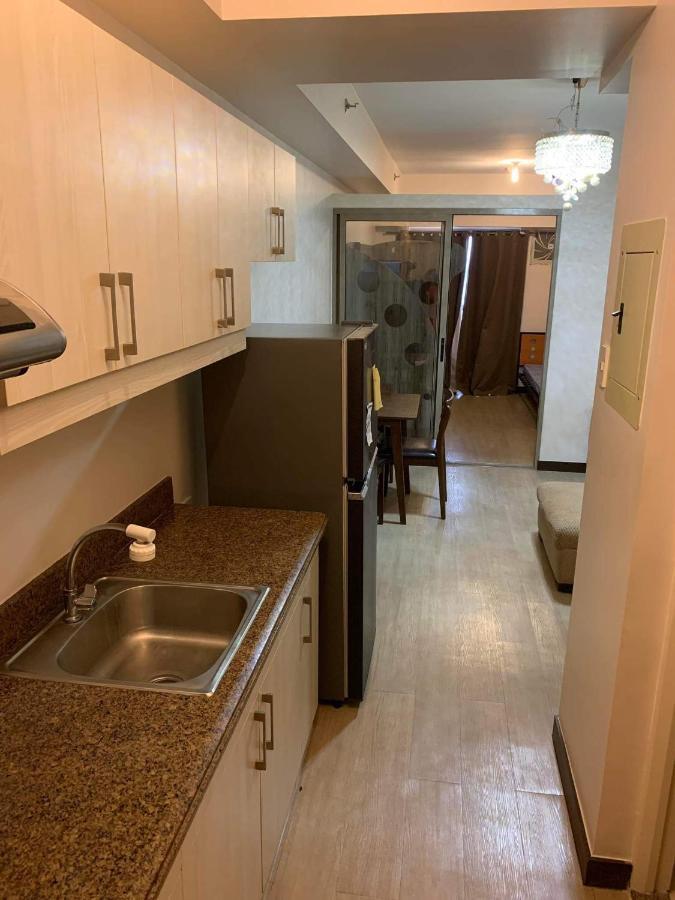 Fairway Terraces Resort Staycation Manille Extérieur photo