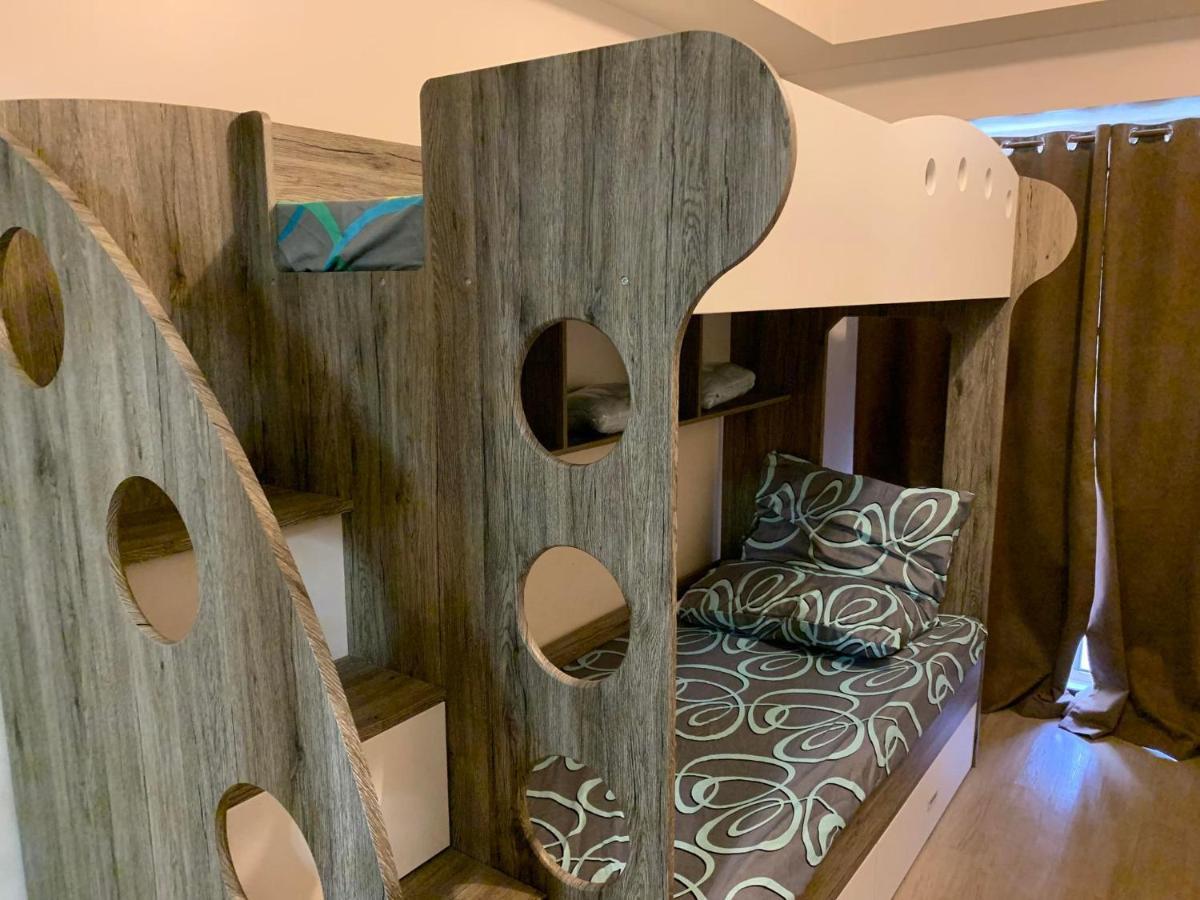 Fairway Terraces Resort Staycation Manille Extérieur photo