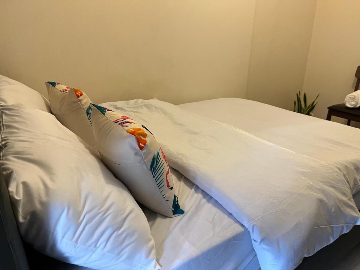 Fairway Terraces Resort Staycation Manille Extérieur photo